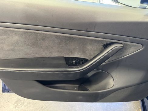Used 2018 Tesla Model 3 RWD image 11