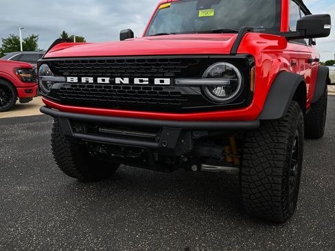 Certified 2022 Ford Bronco Wildtrak image 11