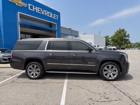 Used 2017 GMC Yukon XL Denali w/ Open Road Package AWD/4WD image 2