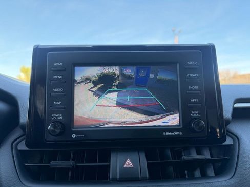 Used 2021 Toyota RAV4 LE image 31