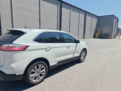 Used 2022 Ford Edge Titanium AWD/4WD image 3