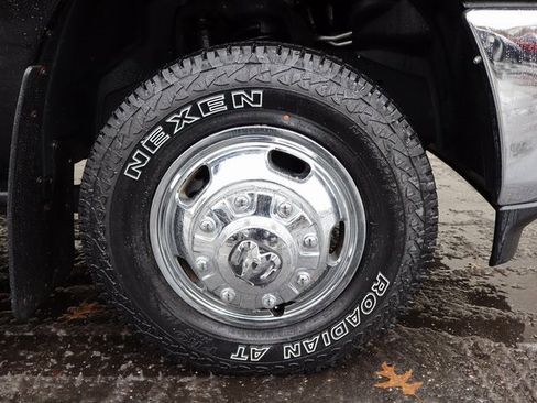 Used 2024 RAM 3500 Tradesman w/ Chrome Appearance Group image 12