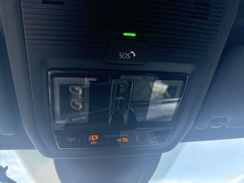 New 2025 Volkswagen GTI SE FWD image 12