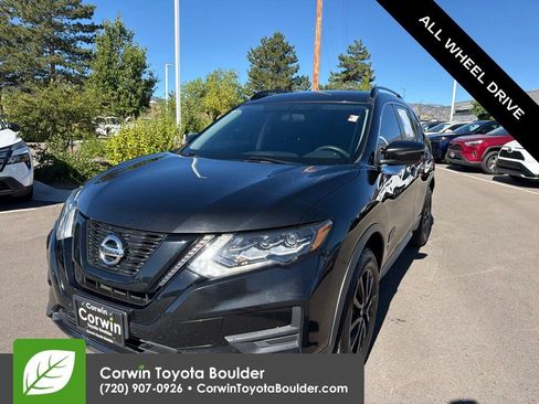 Used 2017 Nissan Rogue SV AWD/4WD image 3