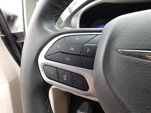 Used 2023 Chrysler Voyager LX FWD image 20