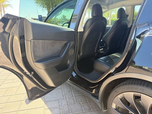 Used 2021 Tesla Model Y Performance AWD/4WD image 9