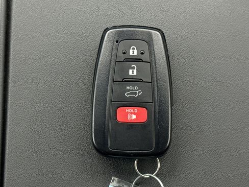 Used 2023 Toyota Highlander LE image 22