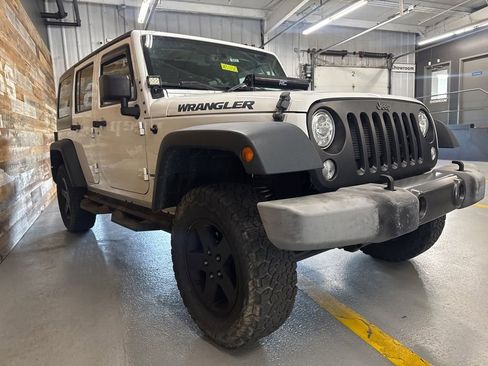 Used 2017 Jeep Wrangler Unlimited Sport AWD/4WD image 2