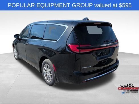 Used 2019 Jeep Renegade Altitude w/ Quick Order Package 2XM image 3