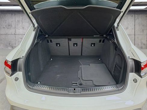 Certified 2025 Porsche Macan Turbo AWD/4WD image 28