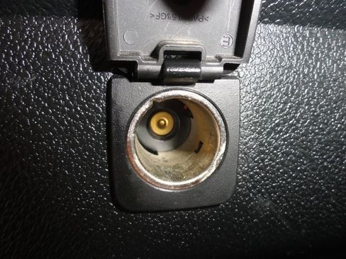 Used 2018 Ford Explorer XLT image 29