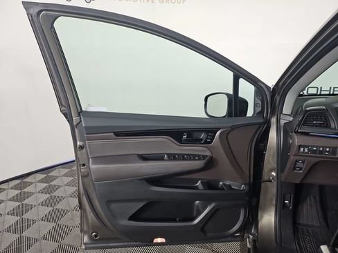 Used 2023 Honda Odyssey Elite image 17
