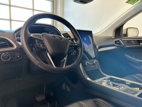 Used 2022 Ford Edge Titanium w/ Class II Trailer Tow Package AWD/4WD image 10