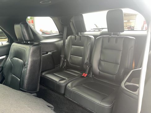 Used 2016 Ford Explorer Limited w/ Equipment Group 301A AWD/4WD image 24