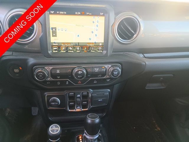 Used 2022 Jeep Gladiator Overland w/ LED Lighting Group AWD/4WD image 10