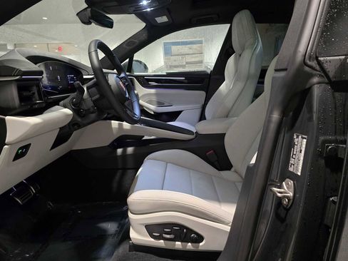 New 2025 Porsche Macan 4S Electric image 27