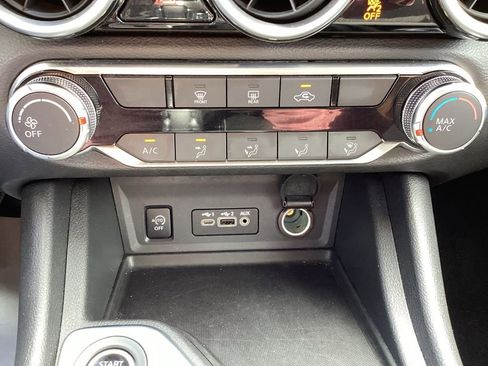 Used 2025 Nissan Sentra SV FWD image 17