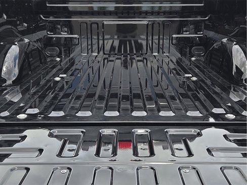 Used 2025 Ford F150 Lariat w/ Equipment Group 501A Mid image 8