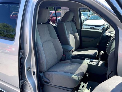 Used 2019 Nissan Frontier SV AWD/4WD image 7