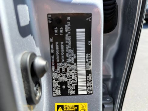 Used 2015 Toyota Highlander XLE AWD/4WD image 34