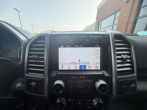 Used 2018 Ford F150 Platinum w/ Technology Package AWD/4WD image 29