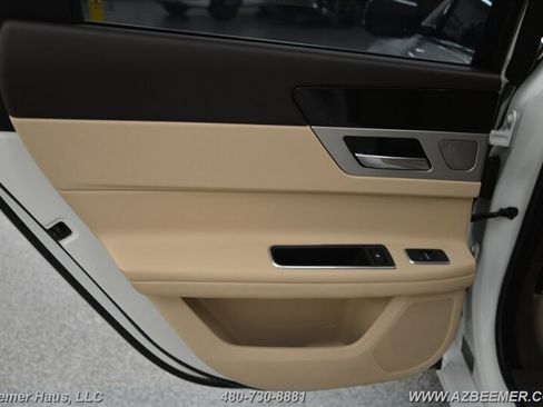 Used 2020 Jaguar XF Premium image 38