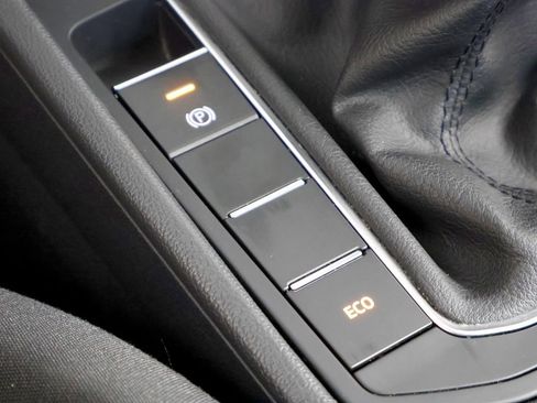 Used 2020 Volkswagen Jetta S image 34