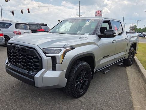 New 2026 Toyota Tundra Limited AWD/4WD image 3