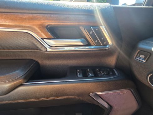 Used 2024 Chevrolet Silverado 3500 High Country w/ High Country Premium Package AWD/4WD image 19