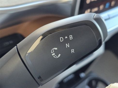 New 2025 Volkswagen ID. Buzz 1st Edition image 14