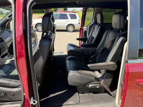 Used 2019 Dodge Grand Caravan SXT FWD image 23