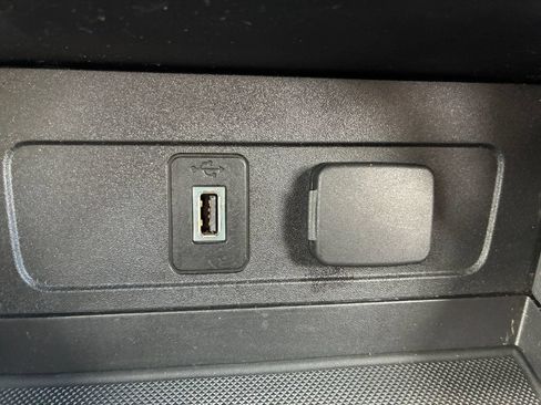 Used 2017 Ford Escape SE w/ Equipment Group 201A FWD image 28