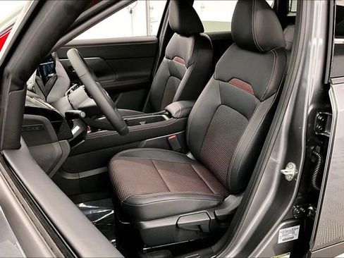 New 2026 Nissan Kicks SR AWD/4WD image 10