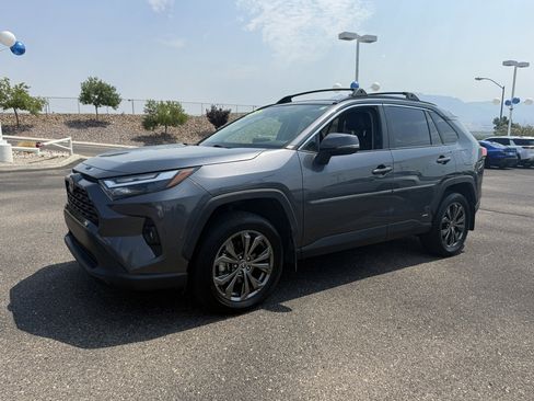 Used 2023 Toyota RAV4 XLE Premium AWD/4WD image 9