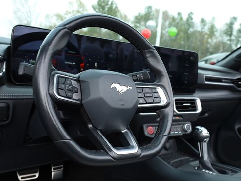 Used 2024 Ford Mustang Premium image 7