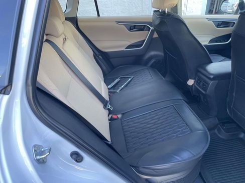 Used 2025 Toyota RAV4 LE image 44