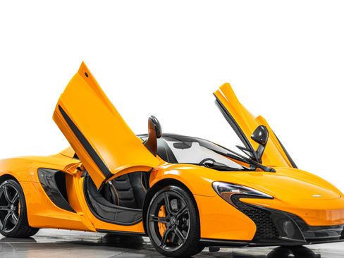 Used 2015 McLaren 650S Spider RWD image 30