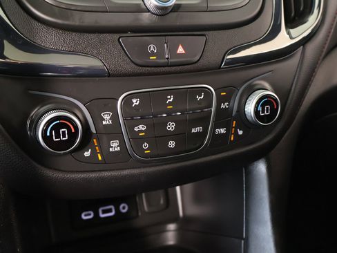 Used 2024 Chevrolet Equinox RS w/ RS Leather Package FWD image 7