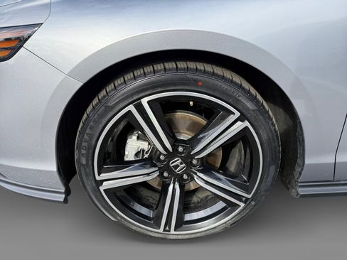 Used 2024 Honda Accord Sport image 9