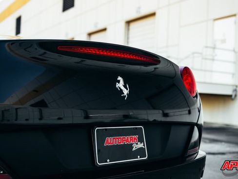 Used 2014 Ferrari California RWD image 37