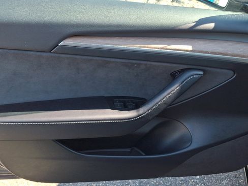 Used 2023 Tesla Model 3 Standard Range image 13