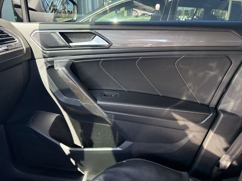 Used 2022 Volkswagen Tiguan SE image 27