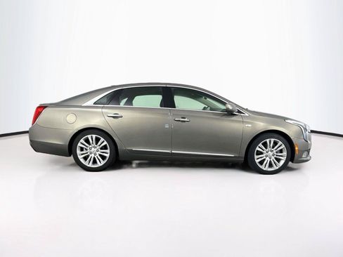 Used 2019 Cadillac XTS Luxury FWD image 3