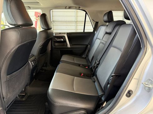Used 2022 Toyota 4Runner SR5 Premium w/ Moonroof Package AWD/4WD image 19