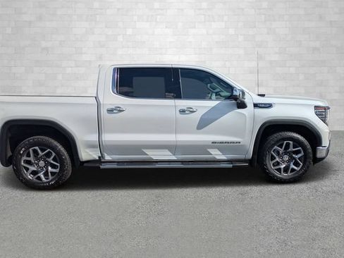 Used 2023 GMC Sierra 1500 SLT w/ SLT Premium Package AWD/4WD image 4