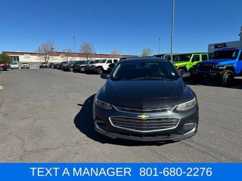 Used 2018 Chevrolet Malibu LT FWD image 8