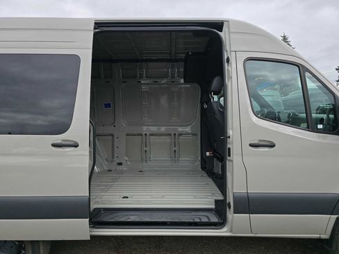 Used 2026 Mercedes-Benz Sprinter 2500 image 14