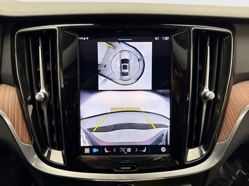 Used 2025 Volvo S60 B5 Plus image 16