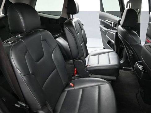 Used 2025 Kia Telluride S AWD/4WD image 23