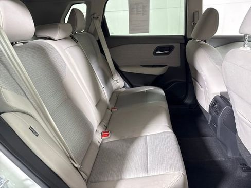 Used 2021 Nissan Rogue SV image 13